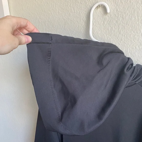 Under Armour Men's Black Hoodie - Picture 11 of 11